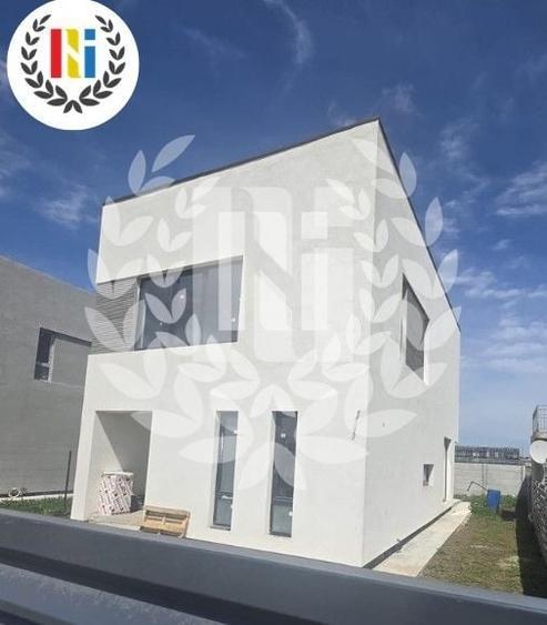 Casă individuală cu 4 camere cu Canalizare în Tunari