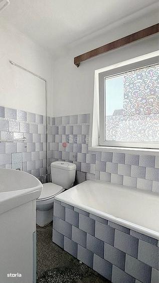 Casă cu 4 camere în Noua