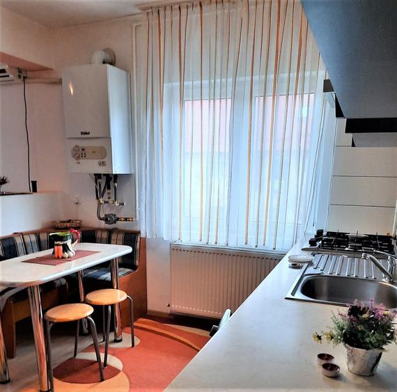 Apartament cu 2 camere semidecomandat, mobilat în Berceni