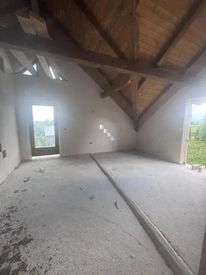Casă cu Teren 1674 Mp în Frătăuții Vechi