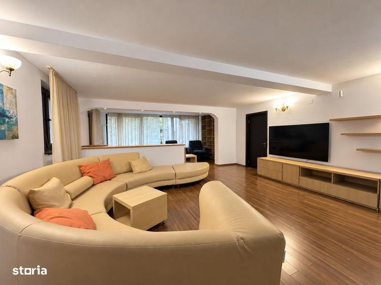 Casă cu 4 camere în Brătuia