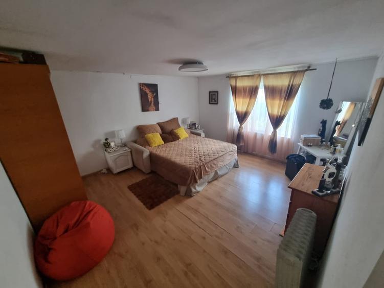 Casă individuală cu 4 camere cu Teren 720 Mp în Cetate