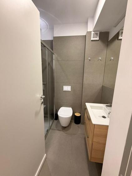 Apartament cu 4 camere decomandat, mobilat în Iancu Nicolae