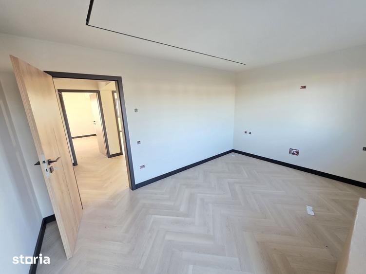Casă cu 4 camere cu Teren 500 Mp în Central