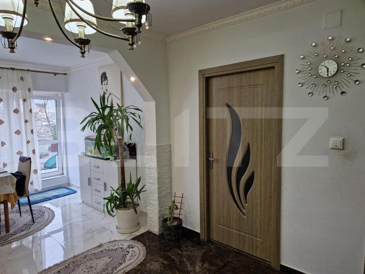 Apartament cu 3 camere decomandat, mobilat în Sud