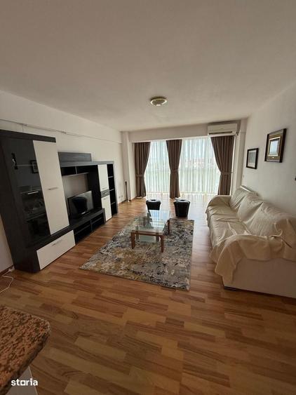 Apartament cu 3 camere semidecomandat în Central