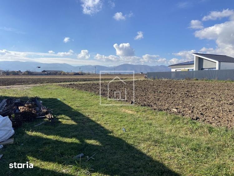 Teren de 557 mp, în Cristian