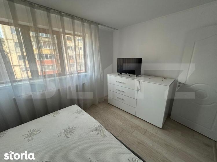 Apartament cu 3 camere semidecomandat în Micro 11