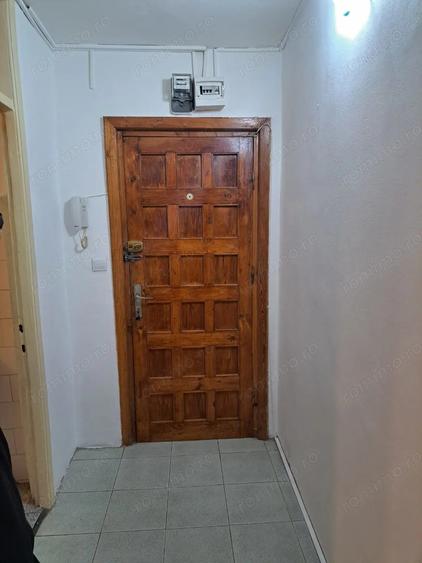 Apartament cu 2 camere semidecomandat în Girocului