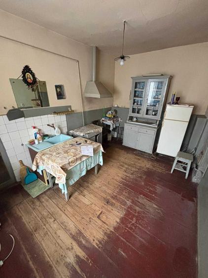 Casă cu 2 camere în Central