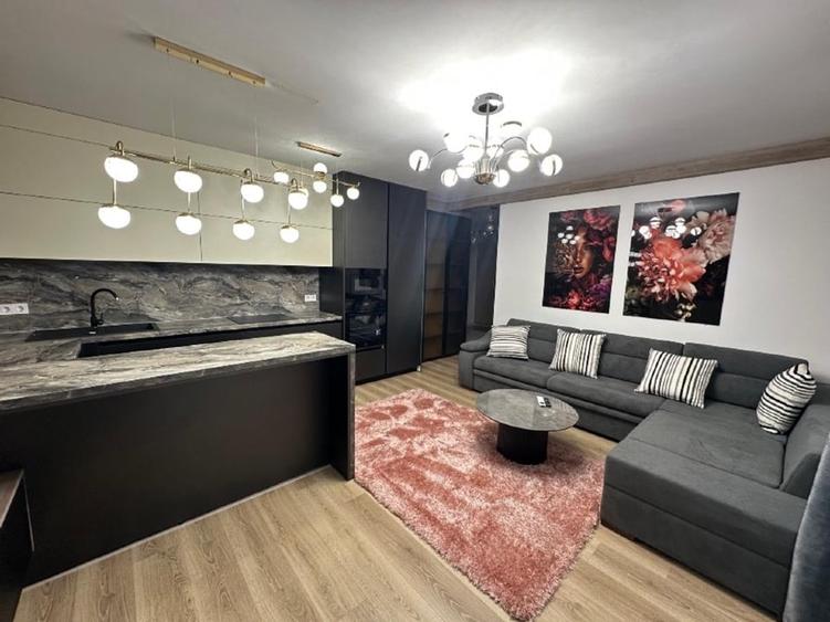 Apartament cu 3 camere decomandat, mobilat în Tudor