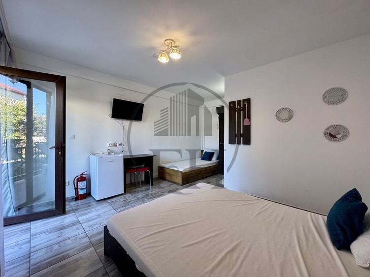 Casă individuală cu 16 camere cu Canalizare în Vest