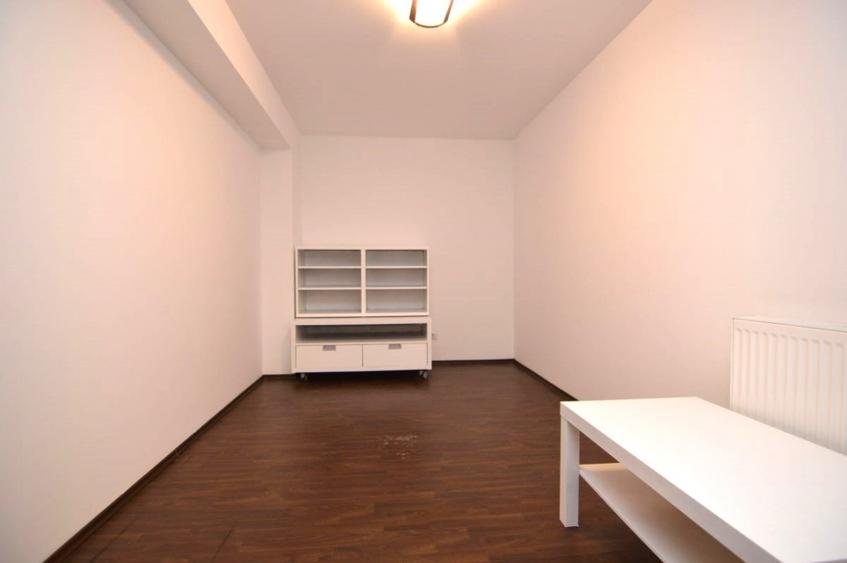 Apartament cu 2 camere decomandat în Baba Novac