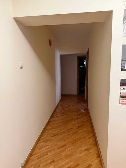 Apartament cu 3 camere decomandat în Valea Aurie