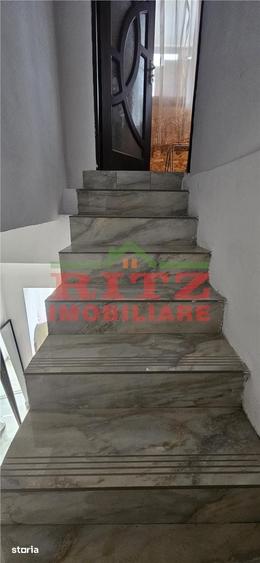 Casă cu 4 camere cu Teren 2300 Mp în Central