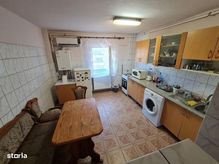 Apartament cu 2 camere decomandat în Băncilor