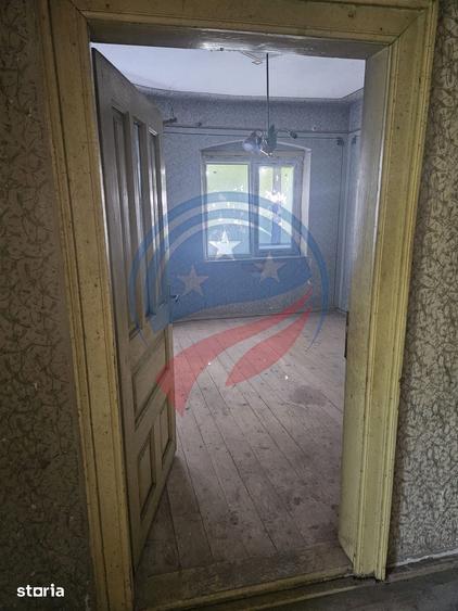 Casă cu 4 camere cu Teren 1963 Mp în Central