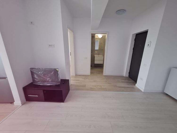 Apartament cu 2 camere decomandat, mobilat în Central