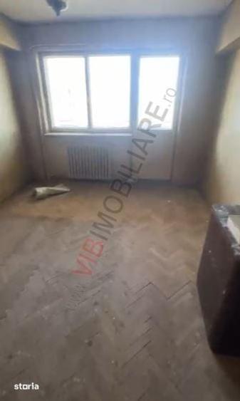 Apartament cu 3 camere în Mazepa 1