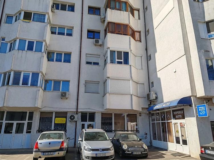 Spațiu comercial, de 110 mp, în Nicolina