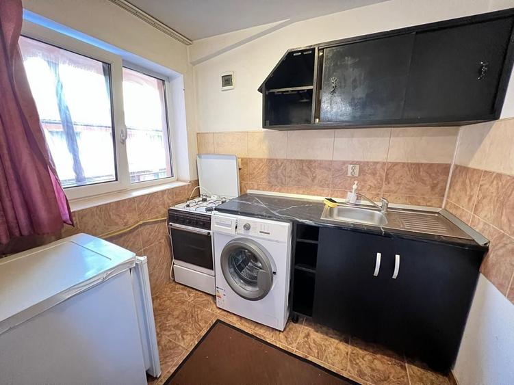 Apartament cu 2 camere decomandat, mobilat în Central