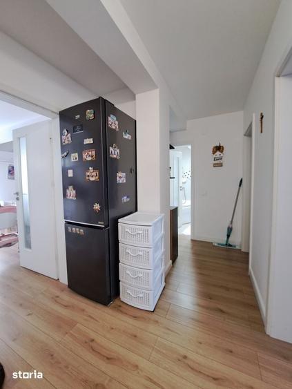 Apartament cu 3 camere decomandat în Recea