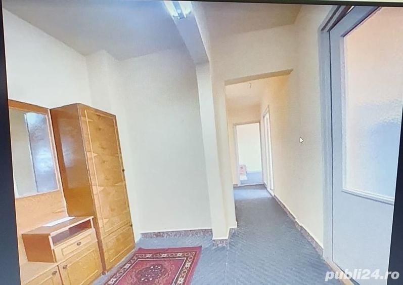 Apartament cu 3 camere decomandat în Nufărul