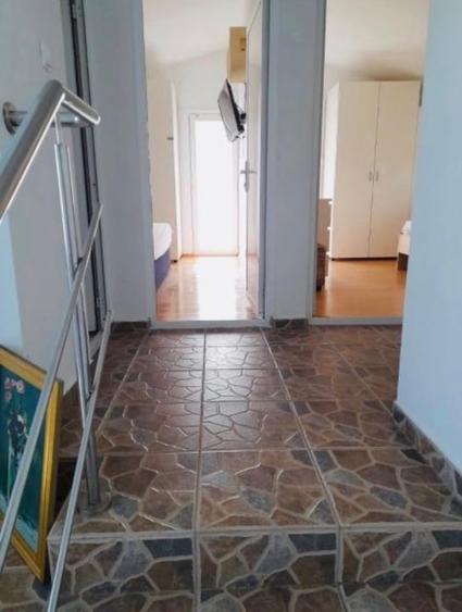 Casă individuală cu 3 camere cu Canalizare în Central