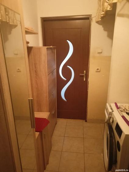 Apartament cu 3 camere semidecomandat în Gara