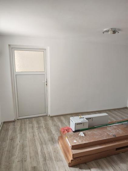 Apartament cu 3 camere nedecomandat în Gară