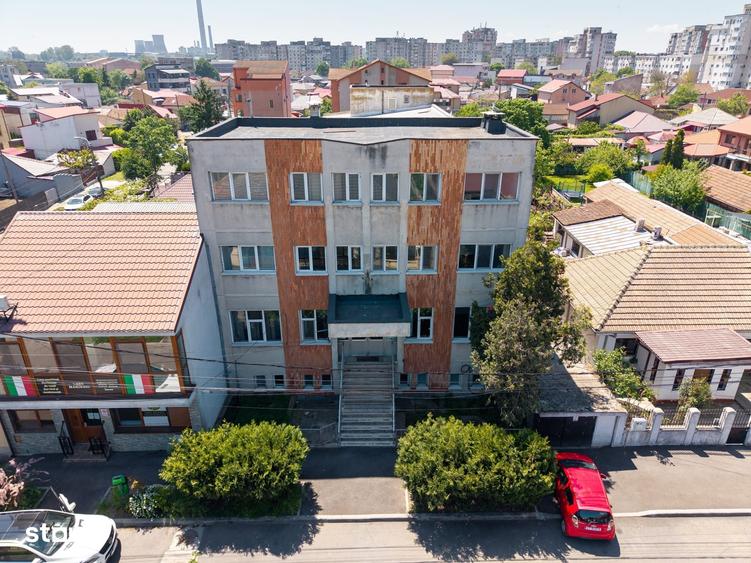 Spațiu comercial, de 1,452 mp, în Central