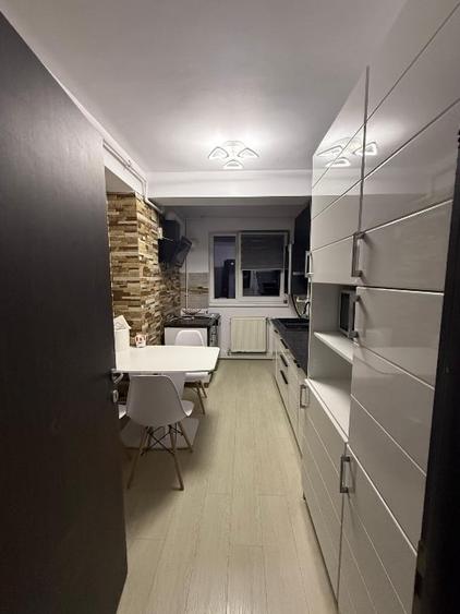 Apartament 2 camere, decomandat, termen lung, Zona Gara, Disponibil 5 Septembrie - 1