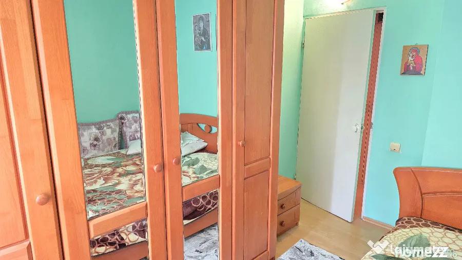 Apartament cu 3 camere semidecomandat în Micro 15