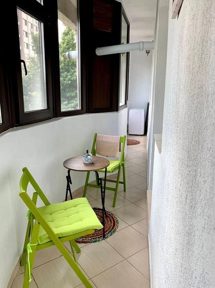 Apartament cu 3 camere decomandat în Faleza Nord