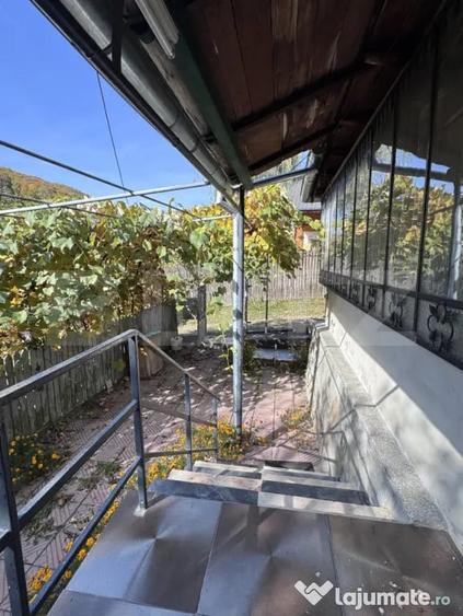 Casă cu 3 camere cu Teren 600 Mp în Cosmina de Jos