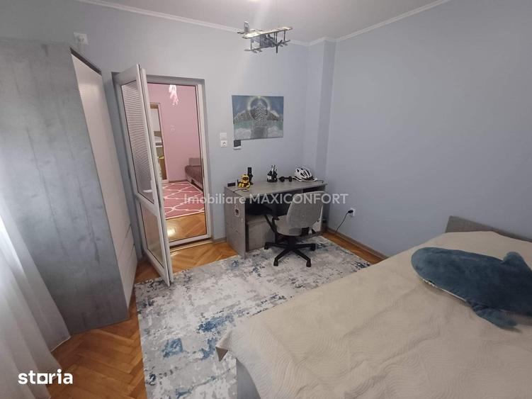Casă cu 5 camere cu Teren 285 Mp în Apollo
