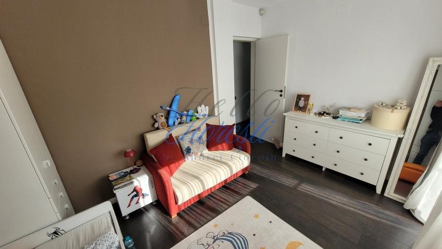 Duplex cu 4 camere cu Canalizare în Florești