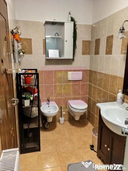 Apartament cu 3 camere semidecomandat în Central