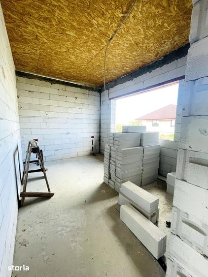 Casă cu 4 camere cu Teren 500 Mp în Cihei
