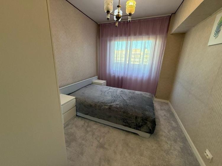 Apartament cu 3 camere decomandat în Obor
