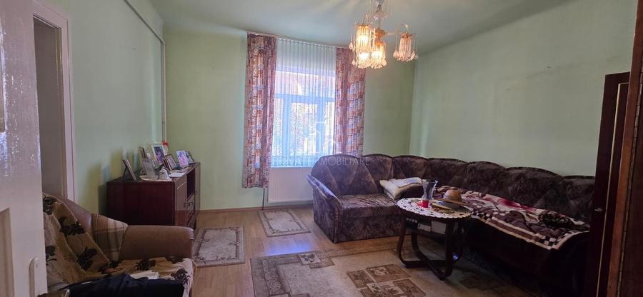 Casă individuală cu 4 camere cu Teren 432 Mp în Central