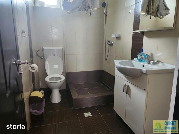 Casă cu 7 camere cu Teren 300 Mp în Nord