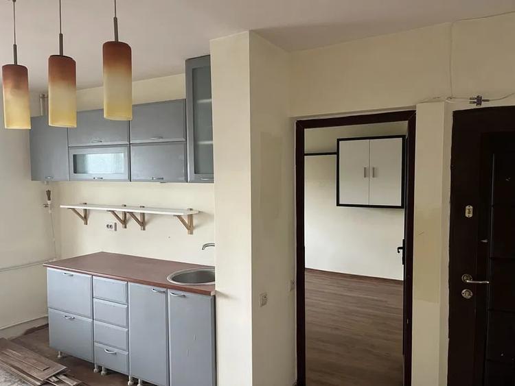 Apartament cu 2 camere decomandat în Anda
