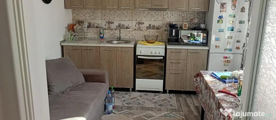 Casă cu 2 camere cu Teren 100 Mp în Central