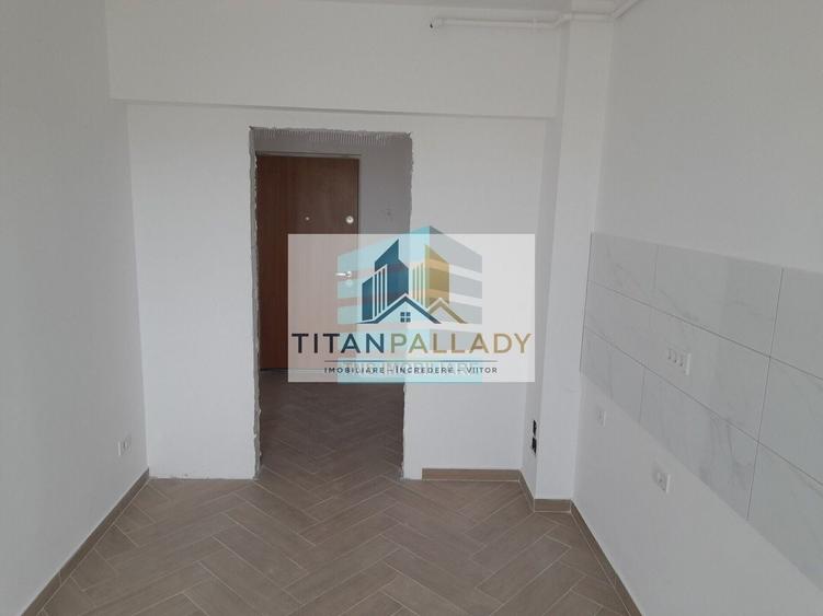 Apartament cu 4 camere decomandat în Titan