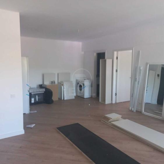 Apartament cu 2 camere semidecomandat în Florești