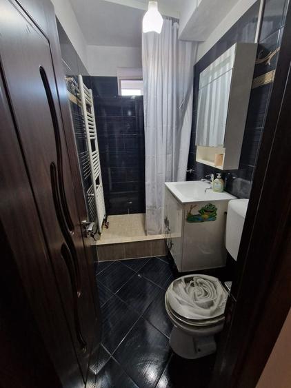 Apartament cu 3 camere semidecomandat în Cedonia