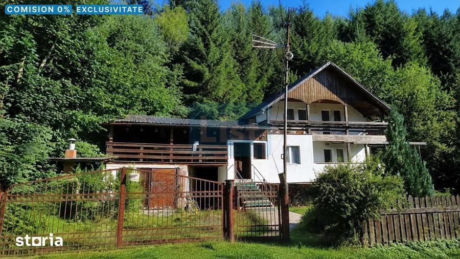 Vila exclusiva cu ciubar la munte Teren 9.272 mp Cabana 136 mp Vama - 1