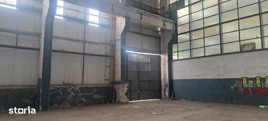 Spațiu comercial, de 2,000 mp, în Titan