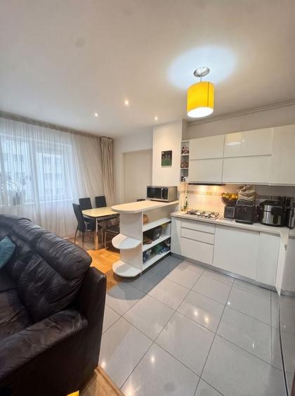 Apartament cu 3 camere în Vitan